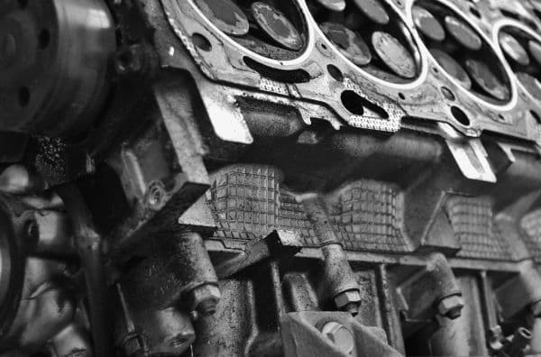 Primer plano de un bloque de motor